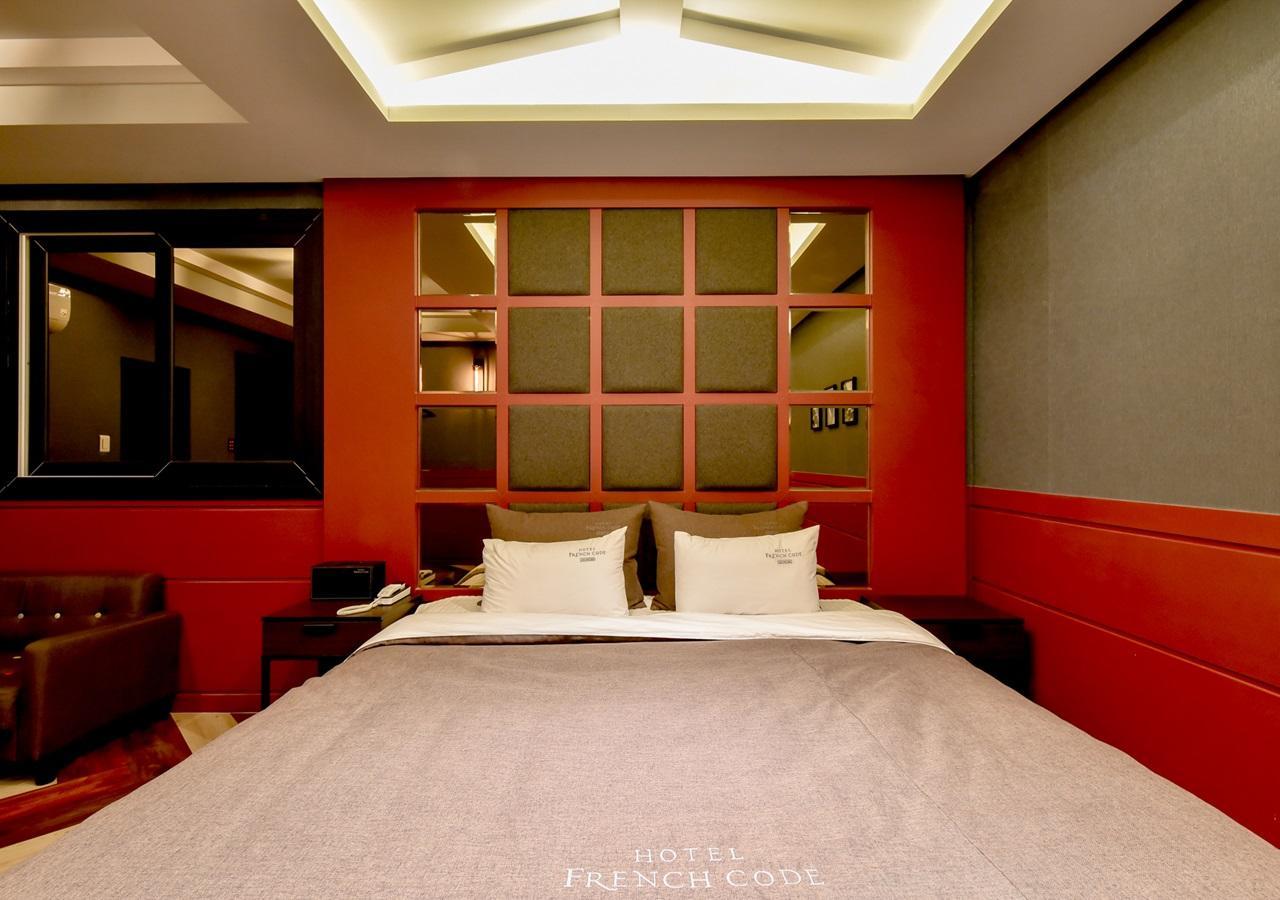 French Code Hotel Changwon Exterior photo