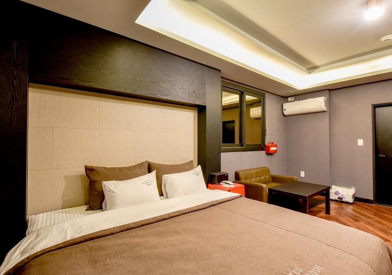 French Code Hotel Changwon Exterior photo