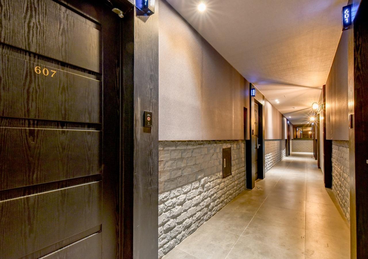 French Code Hotel Changwon Exterior photo
