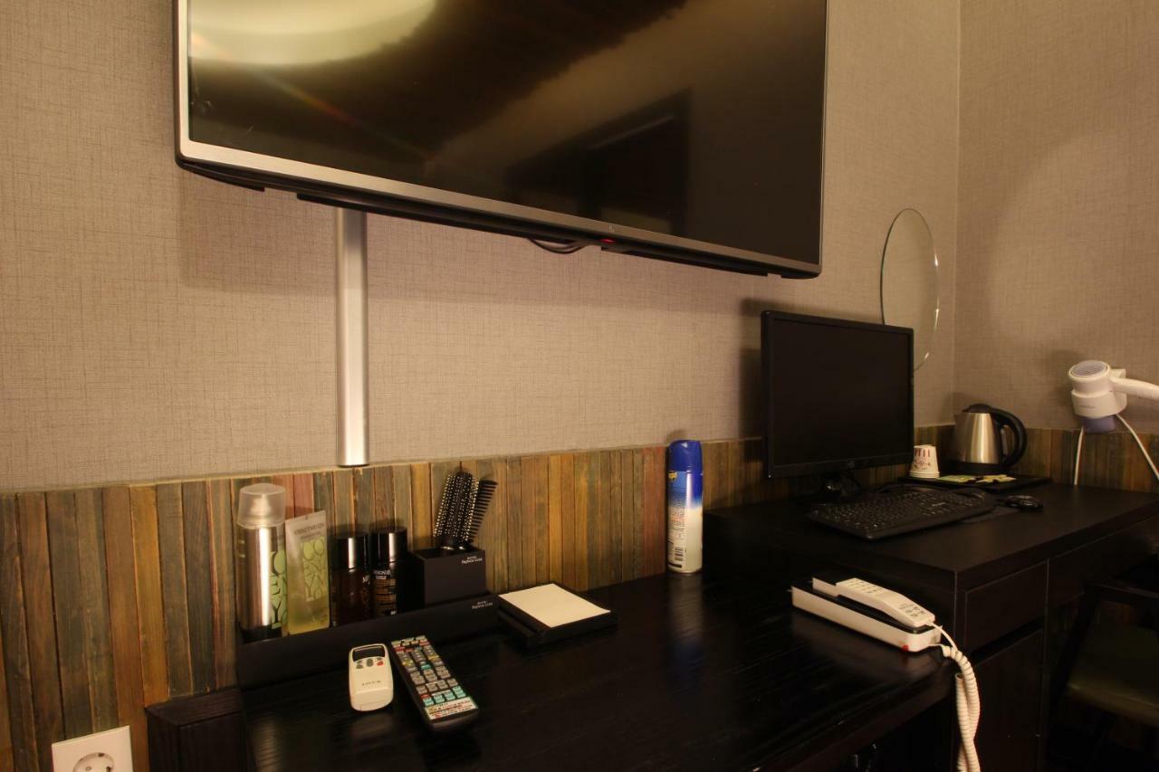 French Code Hotel Changwon Exterior photo