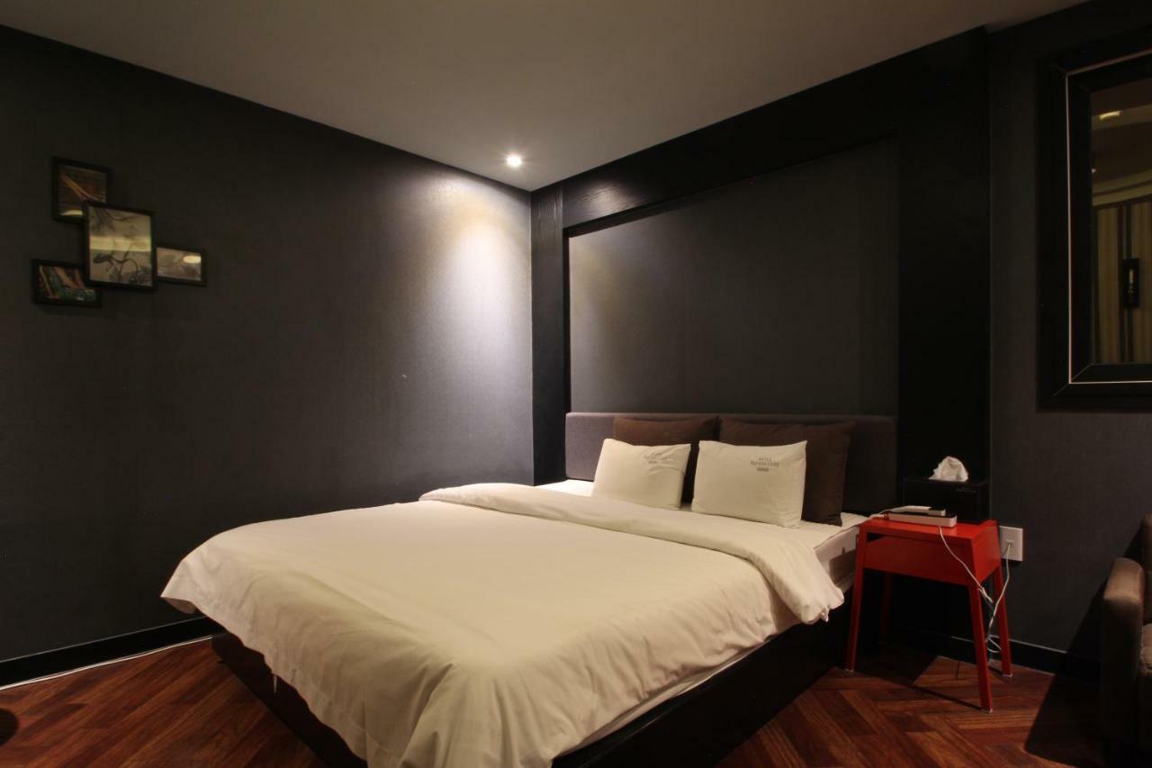 French Code Hotel Changwon Exterior photo